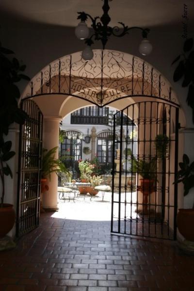 Hostal Sucre Exterior photo