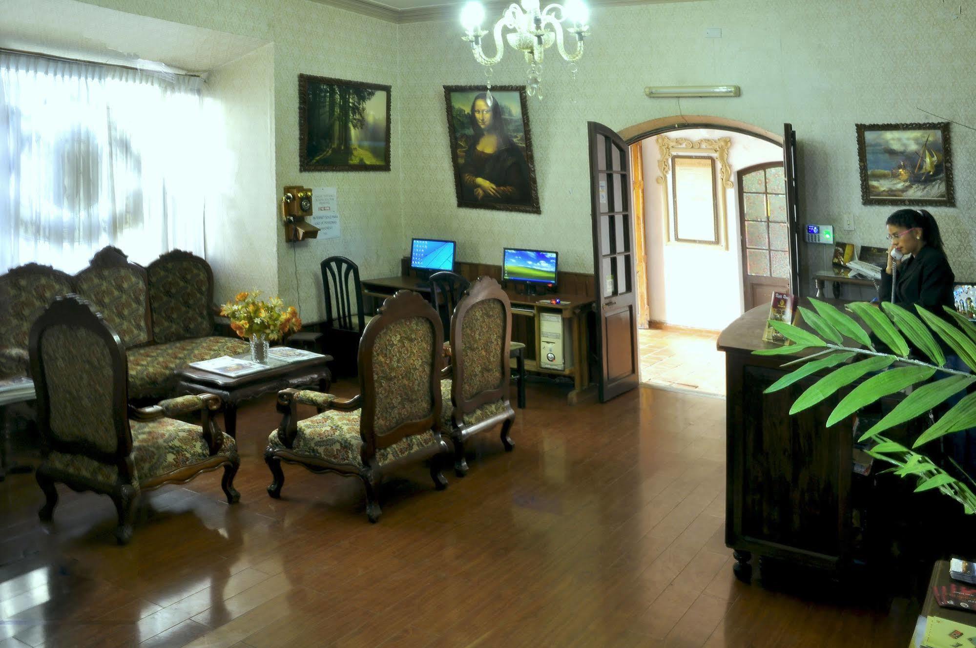 Hostal Sucre Exterior photo